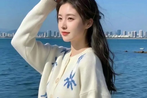 初代网红晒与新男友贴脸照此前因未成年生子被央视点名封号